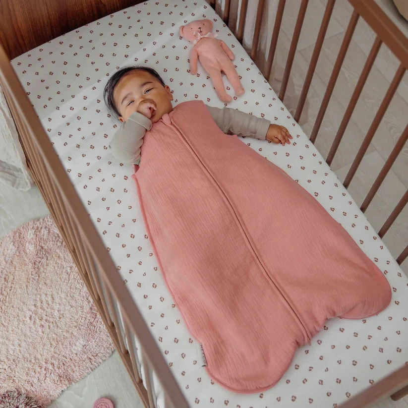 Pink Meyco Baby medvilninė paklodė su guma 60 × 120 cm, Mini Panther Soft Rožinė – Jersey