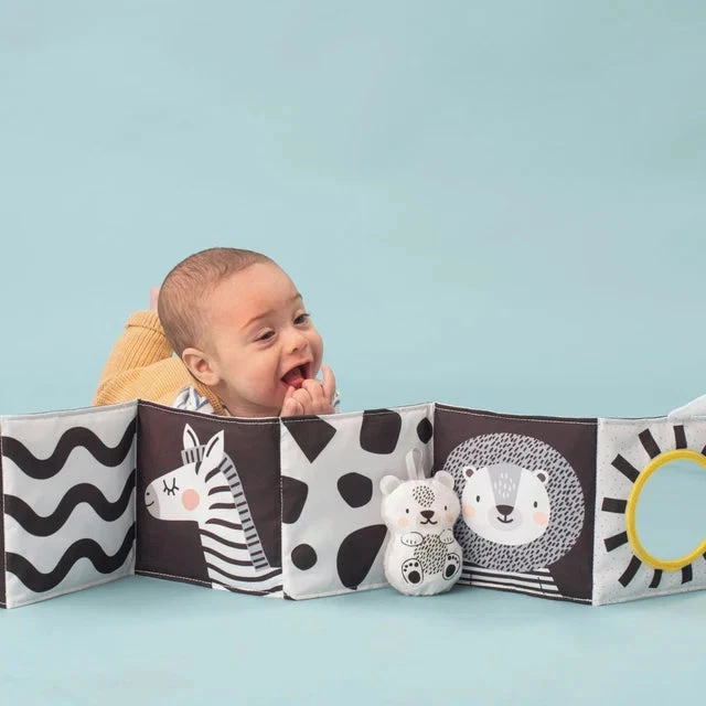 Taf Toys dvipusė kontrastinė knygelė kūdikiui Savannah Juodas & Baltas Book, 0 mėn.+