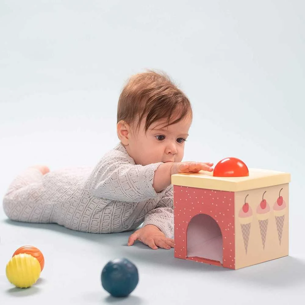 Taf Toys lavinamasis žaislas kubų bokštas North Pole Ball Drop Stacker