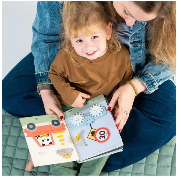 Taf Toys sensorinė užimtumo knygelė Tiny Traveler Busy Book, 18 mėn.+