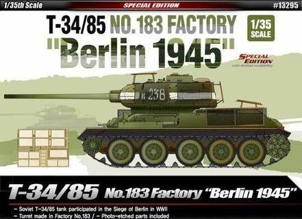 Academy T-34/85 Berlin 1945 tanko surenkamas modelis 1/35, 13295