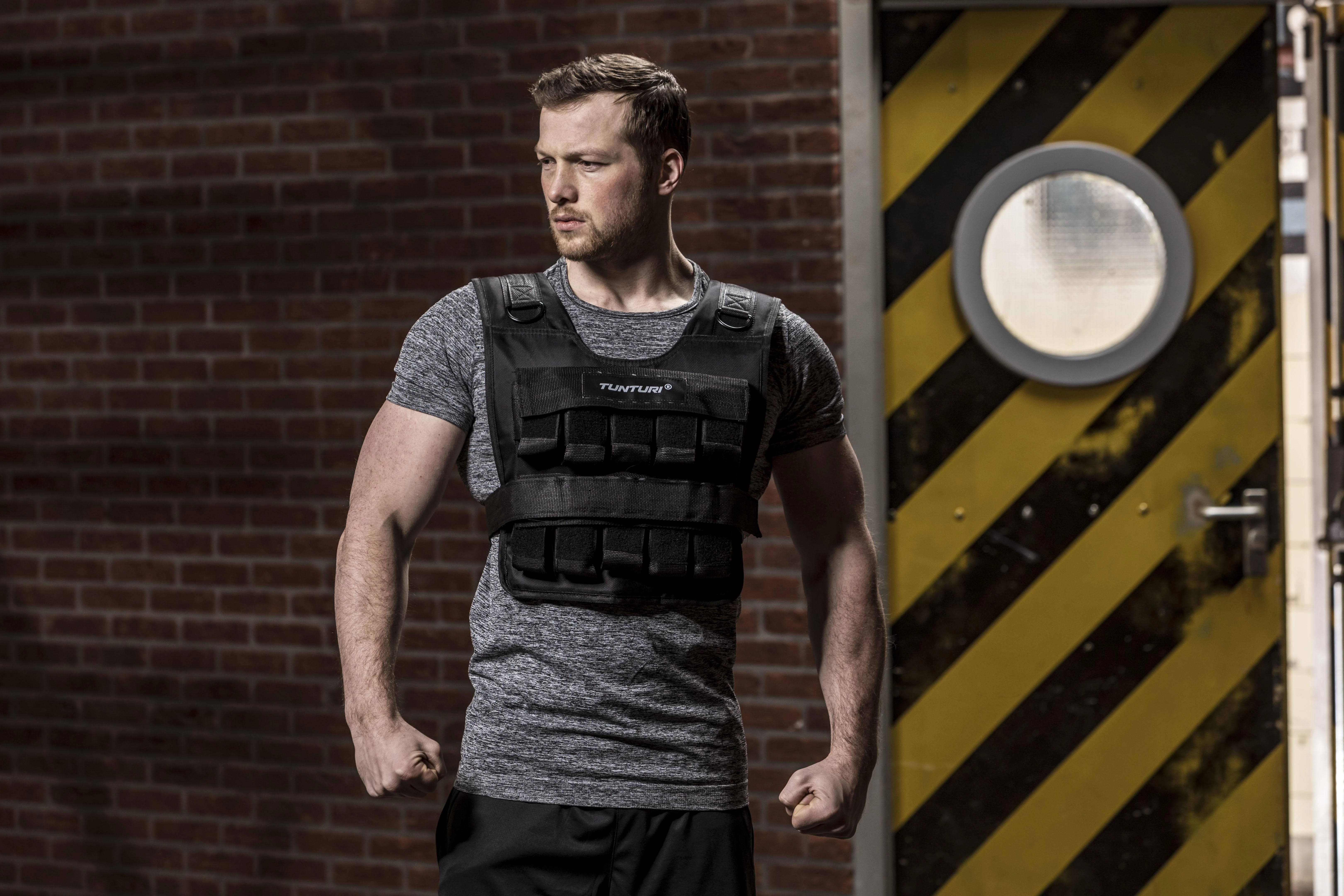 Pasunkinta liemenė TUNTURI Vest Pro 20kg