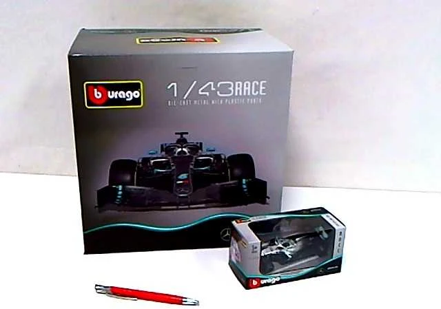 Bburago Bburago 15638136H BB 1:43 Mercedes AMG Petronas F1 (2019) (#44 L. Hamilton), daugiaspalvis