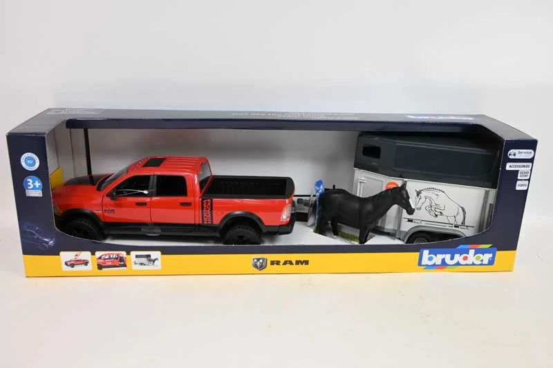 Pferd BRUDER pikapas RAM 2500 su priekaba arkliams ir arkliu 02501