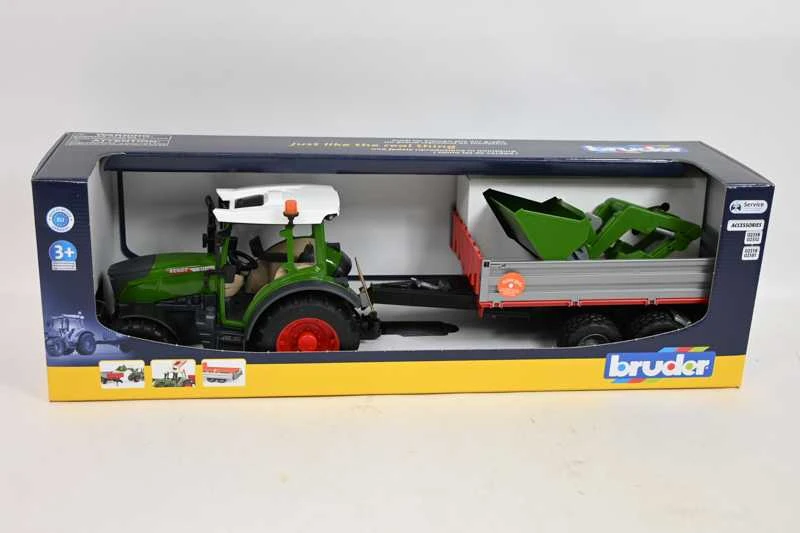 BRUDER 1:16 Fendt Vario 211 traktorius su priekiniu krautuvu ir paverčiama priekaba, 02182