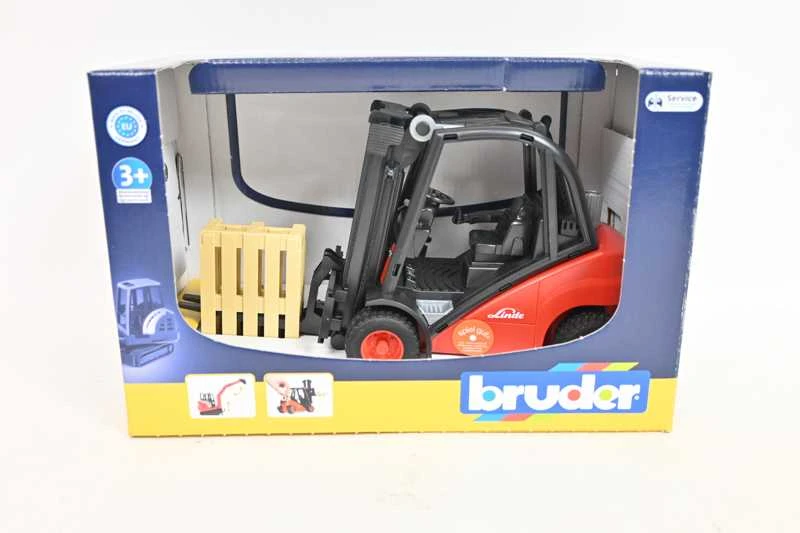 BRUDER keltuvas Linde h30d su 2 paletėmis, 02511