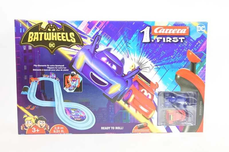 Carrera First Batman Batwheels paruoštas riedėti 2,9 m lenktynių trasa