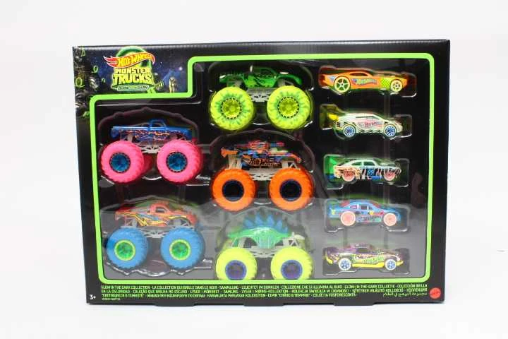Mattel Hot Wheels Monster Trucks Šviečia tamsoje Vehicles HCB57 rinkinys