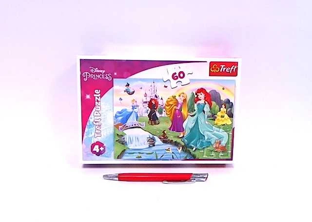 Trefl Dėlionė 60 vnt. - Princesės