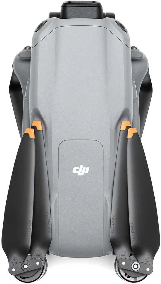 Dronas DJI Air 3 Fly More Combo su DJI RC-N2 valdymo pultu