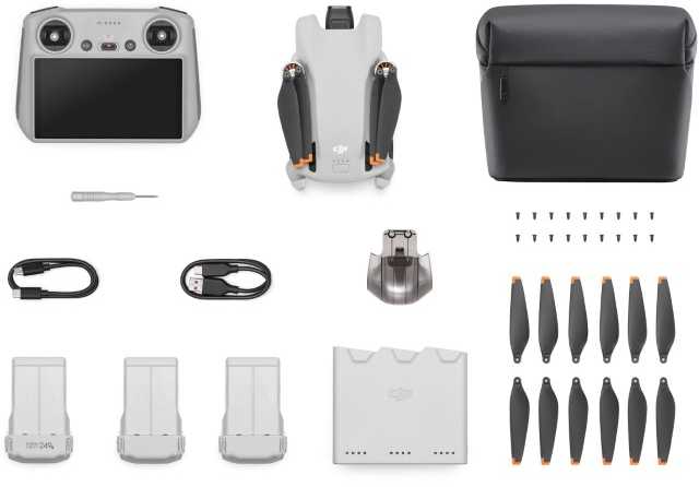 Dronas DJI Mini 3 Fly More Combo su DJI RC valdymo pultu ir papildomais aksesuarais