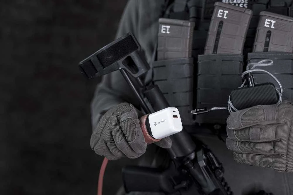 Sieninis įkroviklis Tactical Basic Plug Dual 20W Baltas