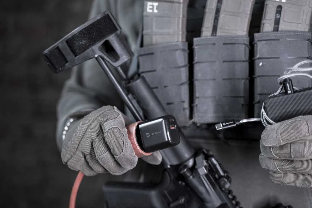 Tactical Base Plug Dual 20W Juodas tinklo įkroviklis