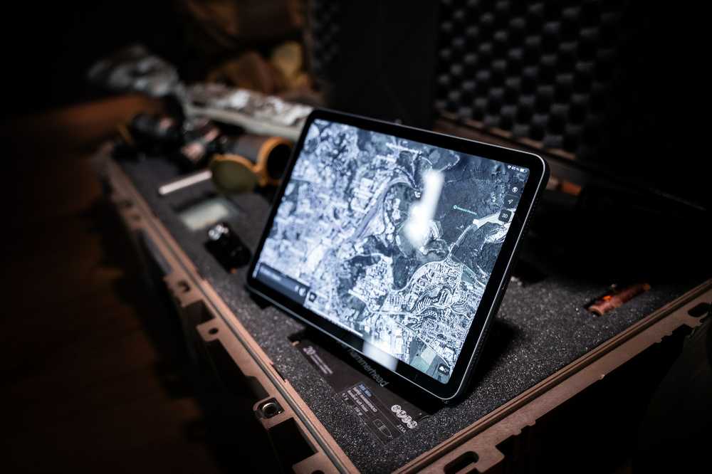 Tactical Nighthawk dėklas skirtas iPad Pro 12.9 juodos spalvos