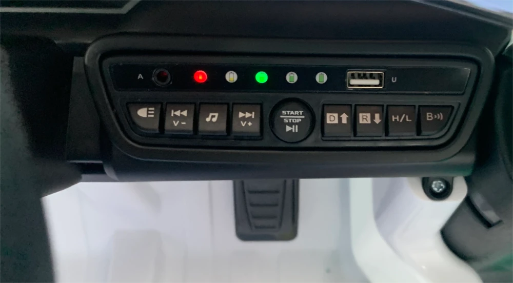 Vaikiškas elektromobilis MUKUTISRIDES Land Rover Discovery Sport (baltas, vienvietis)