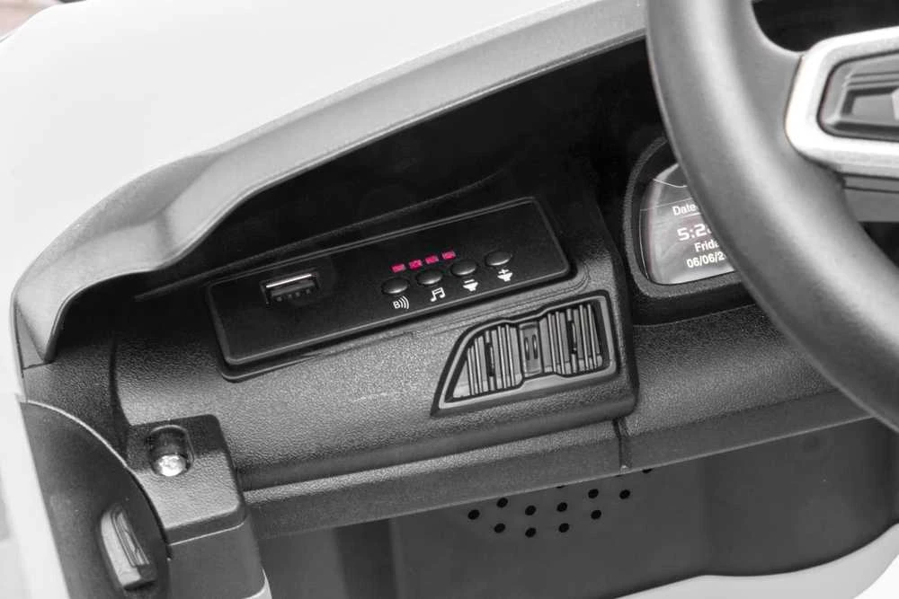 Vaikiškas elektromobilis MUKUTISRIDES Audi R8 Spyder (baltas, vienvietis)