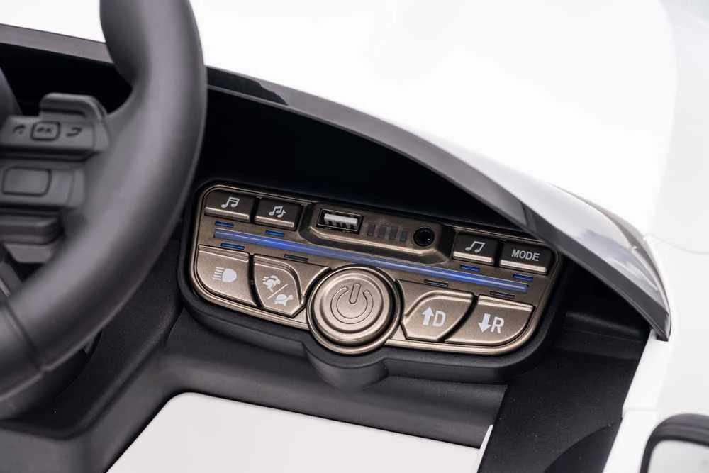 Vaikiškas elektromobilis MUKUTISRIDES Mercedes-Benz CLE53 (pilkas, vienvietis)