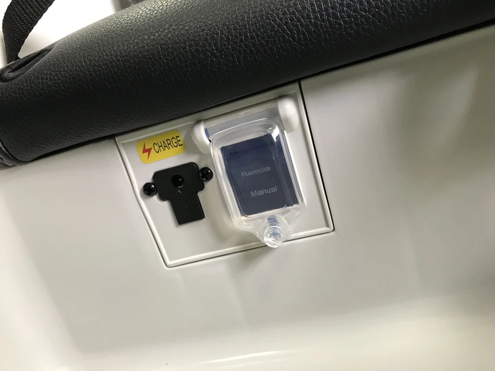 Vaikiškas elektromobilis MUKUTISRIDES Mercedes-Benz SL63 (baltas, vienvietis)
