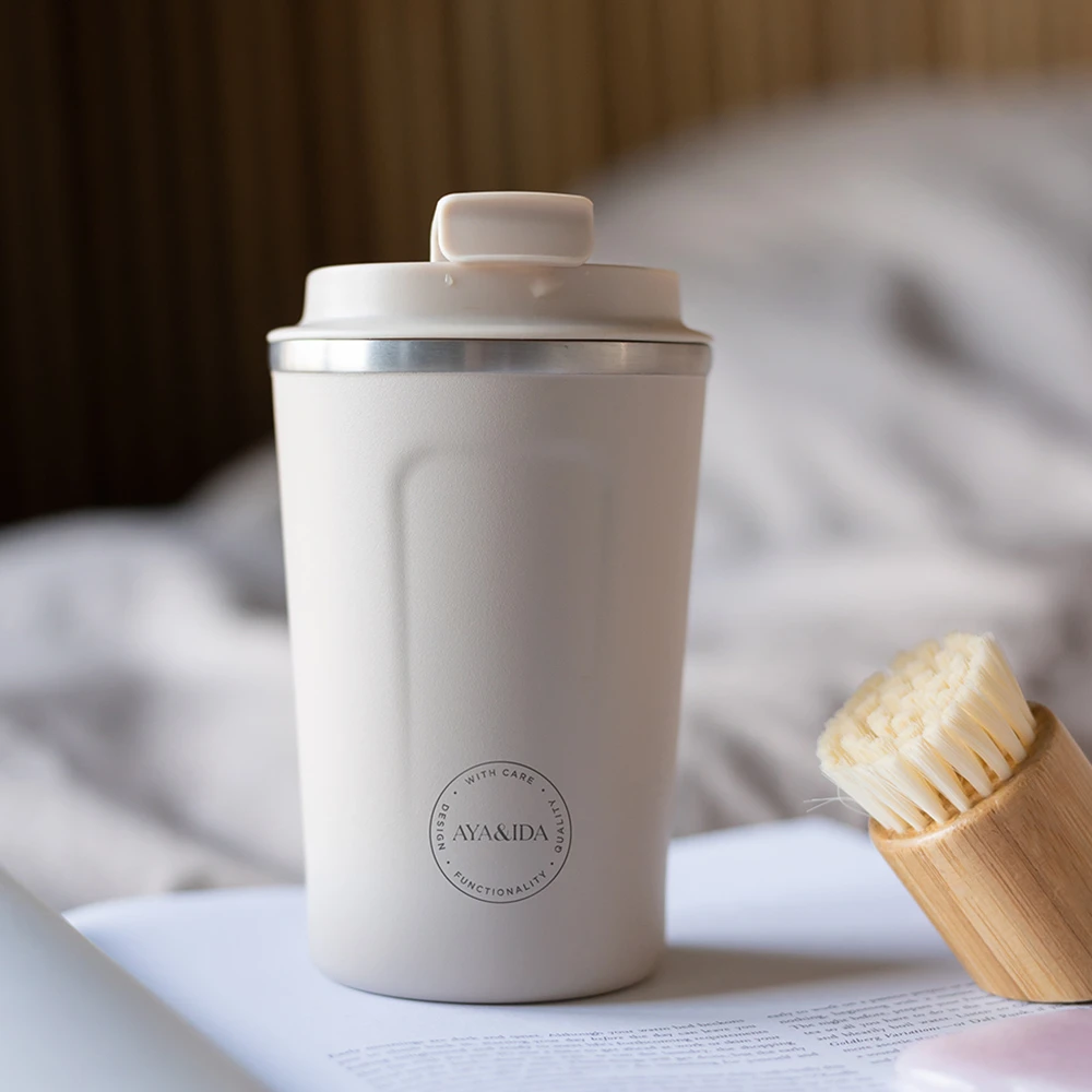 CREAM AYA&IDA Nerūdijančio plieno kelioninis puodelis 'Kreminis rusvai gelsvas' - 380 ml