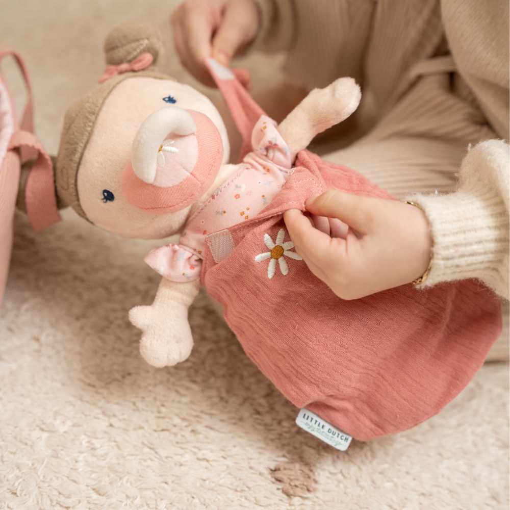 Minkšta lėlytė kūdikėlis Rosa su priedais Little Dutch