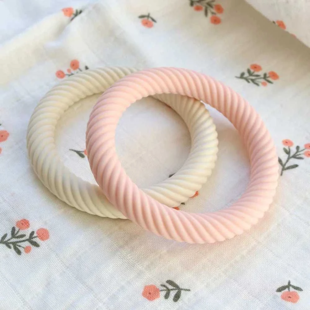 Silikoninių kramtukų rinkinys 'Strawberry cream'