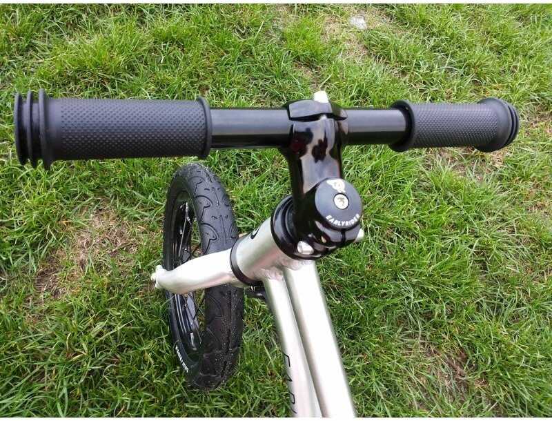 Balansinis dviratis EARLY RIDER Charger 12
