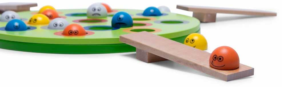 Bs Toys Medinis stalo žaidimas "Skraidantys monstriukai"