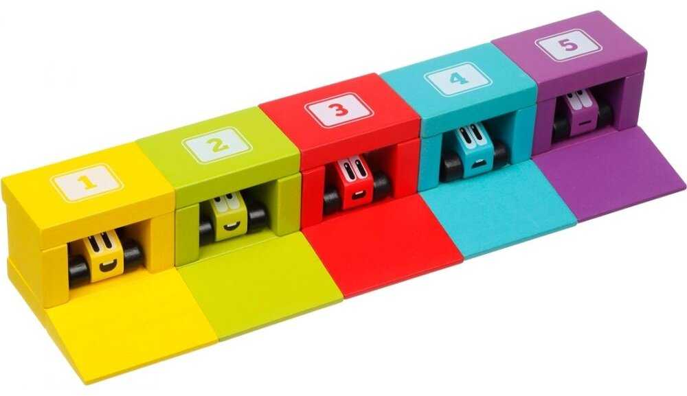 Cubika Medinės mašinėlės ir kaladėlių garažiukai