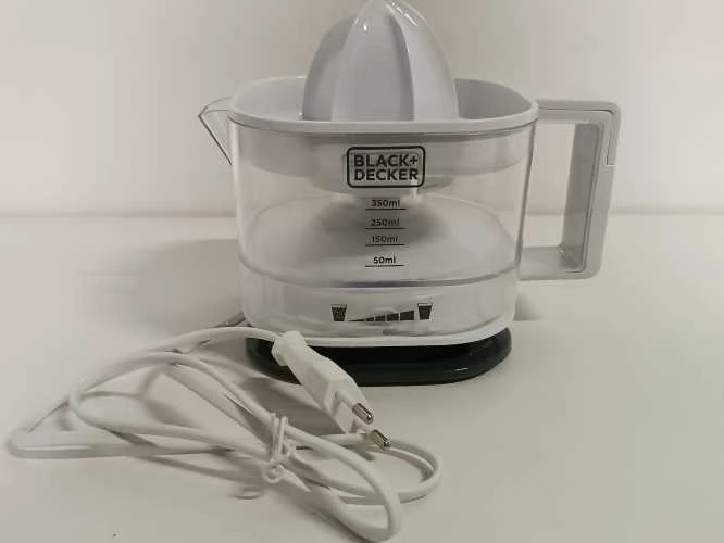Sulčiaspaudė Ecost prekė po grąžinimo Juodas & Decker - BXCJ25E Citrus Juicer 25 Plastic 350 ml Baltas (Atnaujinta)