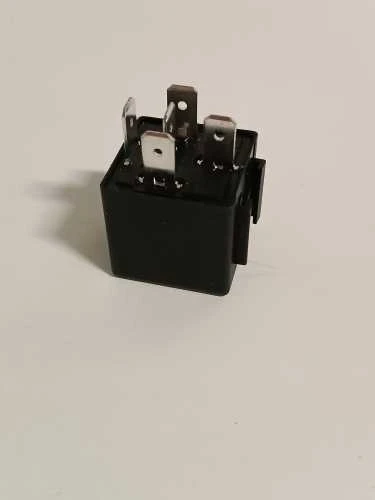 Ecost prekė po grąžinimo Bosch 0986AH0625 Main Current Relay (Atnaujinta)