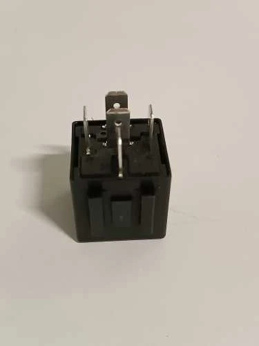 Ecost prekė po grąžinimo Bosch 0986AH0625 Main Current Relay (Atnaujinta)
