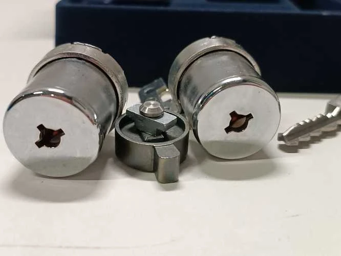 Ecost prekė po grąžinimo Bricard 811900 cilindro užraktas apvalus rutulys 39,5 cm dvigubas chromas (Atnaujinta)