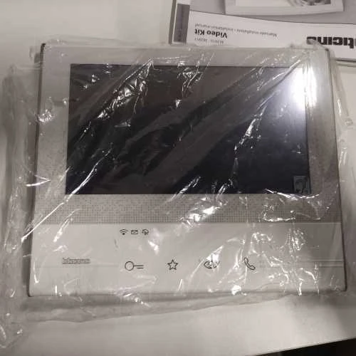 Ecost prekė po grąžinimo Bticino 363911 Flex One 2Wire vaizdo įrašų intercom WLAN SET, 300x13E klasė (Atnaujinta)