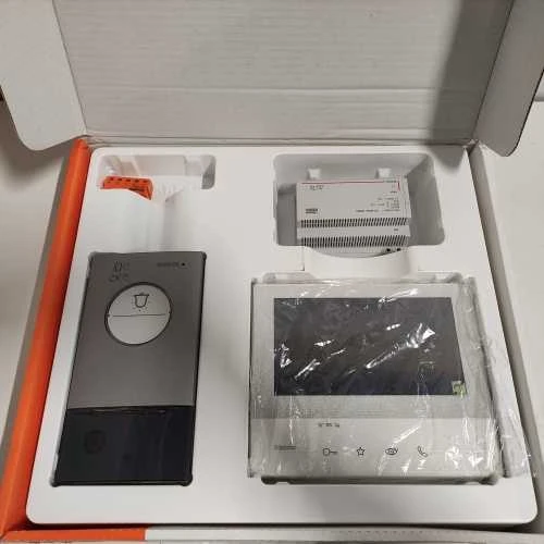Ecost prekė po grąžinimo Bticino 363911 Flex One 2Wire vaizdo įrašų intercom WLAN SET, 300x13E klasė (Atnaujinta)
