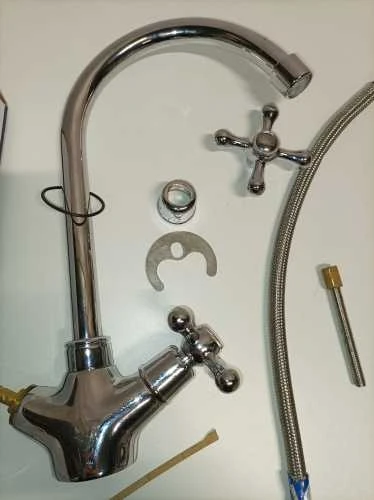 Ecost prekė po grąžinimo DP vonios GCC005 Almendro serijos kriauklės maišytuvas Chrome / Sidabras (Atnaujinta)