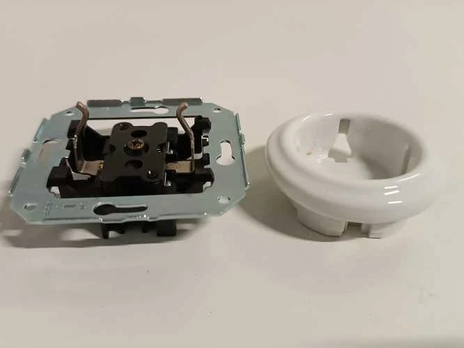 Ecost prekė po grąžinimo Fontini 31-212-17-2 - Socket 16 A Porcelain Baltas (Atnaujinta)