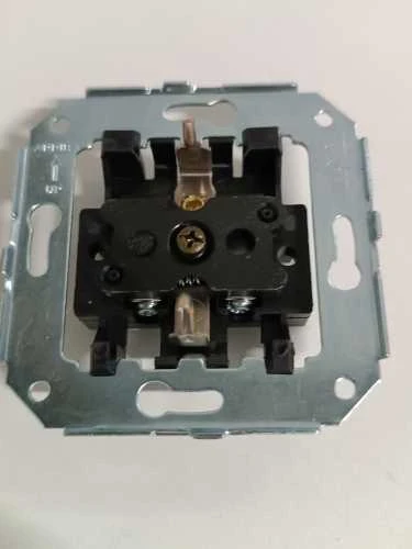 Ecost prekė po grąžinimo Fontini 31-212-17-2 - Socket 16 A Porcelain Baltas (Atnaujinta)
