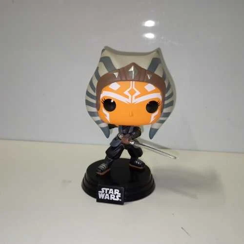 Ecost prekė po grąžinimo Funko 54527 POP Star Wars: Mandalorian - Ahsoka su kardais, 9 cm (Atnaujinta)