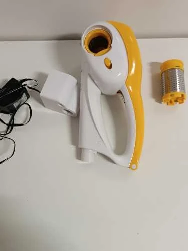 Ecost prekė po grąžinimo G3 Ferrari G20065 Grattugia Ricaricabile "Parmino" ,12W, 2 Rulli INOX, Gial (Atnaujinta)