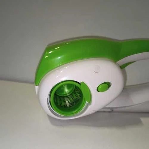 Ecost prekė po grąžinimo Girmi GT02 R?pe Rechargeable, 12W, 2 Patin ? Roulettes INOX, Blanc/Vert (Atnaujinta)