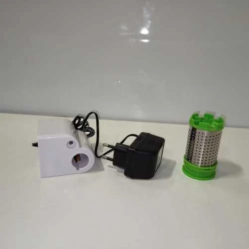 Ecost prekė po grąžinimo Girmi GT02 R?pe Rechargeable, 12W, 2 Patin ? Roulettes INOX, Blanc/Vert (Atnaujinta)