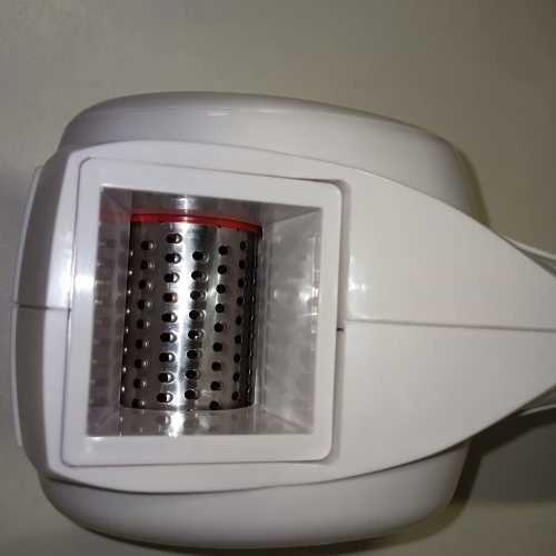 Ecost prekė po grąžinimo Girmi GT0201 GT02 Grater with Stainless Steel Wheels - Baltas/Raudona (Atnaujinta)