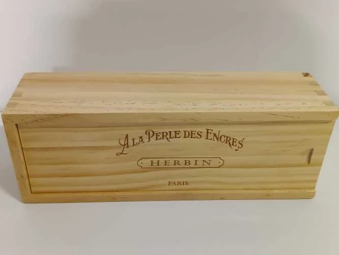 Ecost prekė po grąžinimo Herbin 27016T - A wooden box '' Sapphire eclat '' Compret a wooden puck, 5 (Atnaujinta)