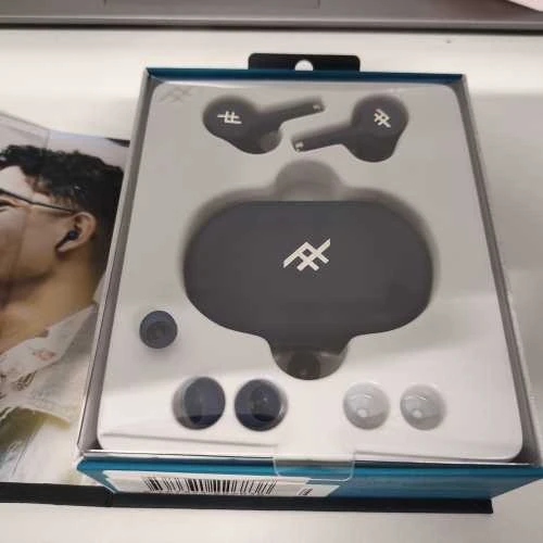 Ausinės Ecost prekė po grąžinimo Ifrogz Earbud Airime Pro Bluetooth su mikrofono mėlyna spalva (Atnaujinta)