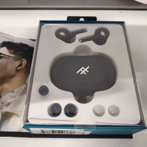 Ausinės Ecost prekė po grąžinimo Ifrogz Earbud Airime Pro Bluetooth su mikrofono mėlyna spalva (Atnaujinta)