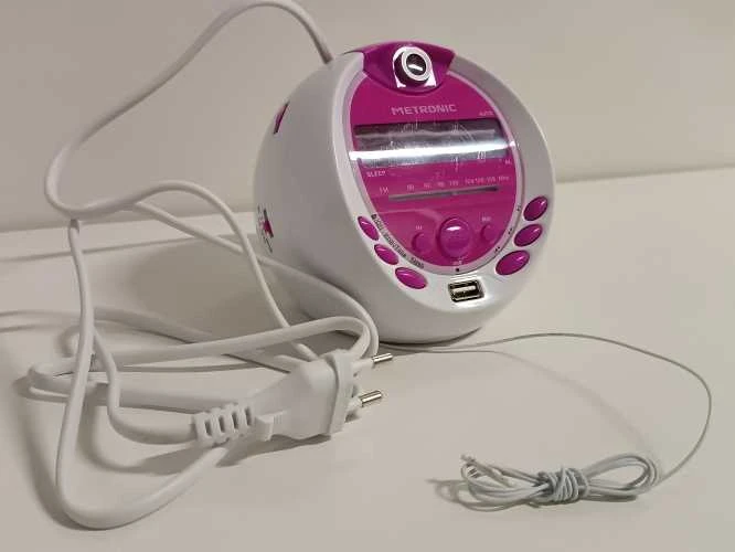 Ecost prekė po grąžinimo Metronic Miss Angel MP3 Radio / Radio Alarm Clock USB (Atnaujinta)
