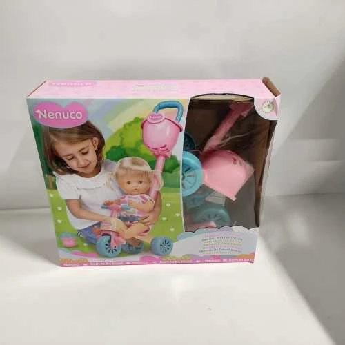 Ecost prekė po grąžinimo Nenuco and Her triratukas Baby Doll lėlė su miela suknele, rožinis triratukas (Atnaujinta)