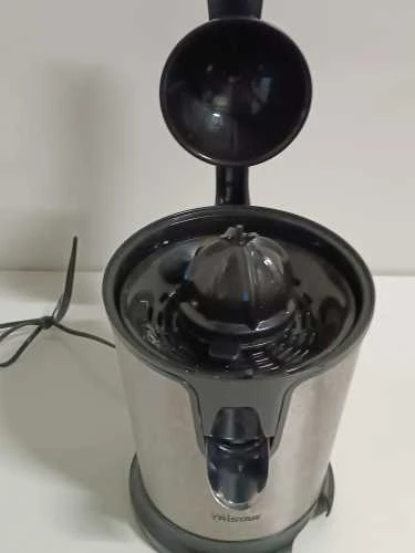Sulčiaspaudė Ecost prekė po grąžinimo Tristar CP-3002 Citrus Juicer, 85 Watt, 2 Cones, Pulp Filter, Juodas/Stainle (Atnaujinta)