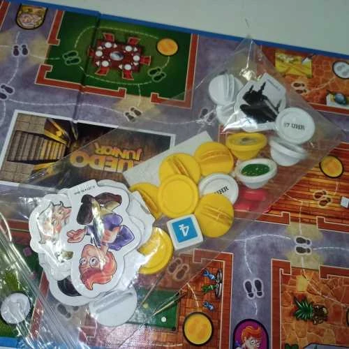 Hasbro Ecost prekė po grąžinimo Cluedo - įdomus detektyvinis žaidimas visai šeimai. (Atnaujinta)