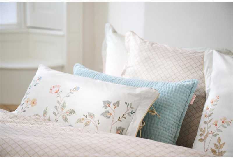 Dekoratyvinė pagalvėlė Pip Studio Campo de Flores Cushion Off-Baltas Pagalvės matmenys - 35x60 cm